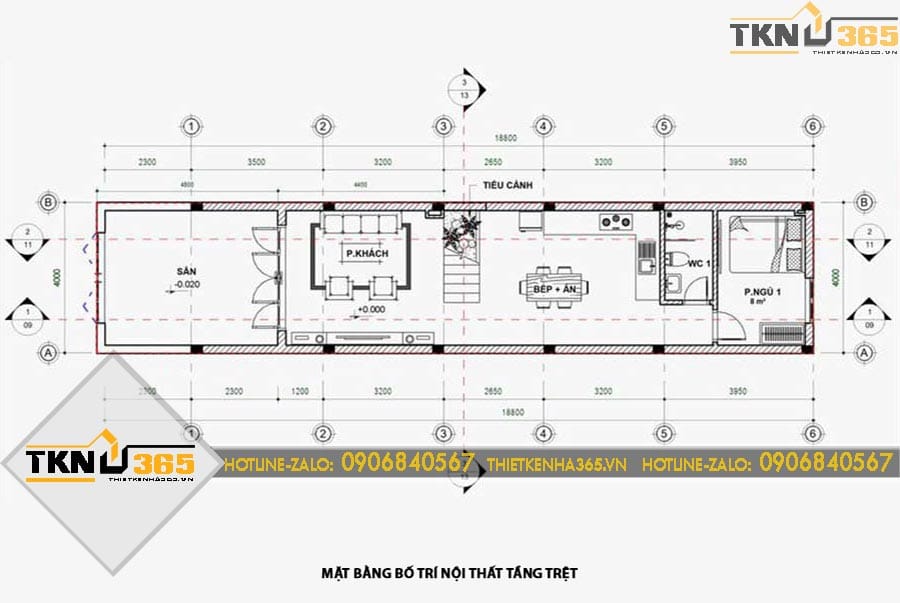 Mặt bằng tầng trệt nhà phố 3 tầng bố trí sân để xe, phòng khách, bếp ăn và một phòng ngủ, đáp ứng nhu cầu sinh hoạt thuận tiện