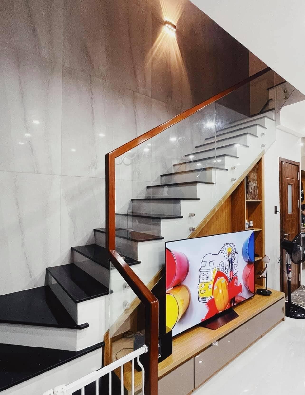 Hoàn thiện nội thất nhà phố hiện đại chị Ánh ở quận 6 12 24