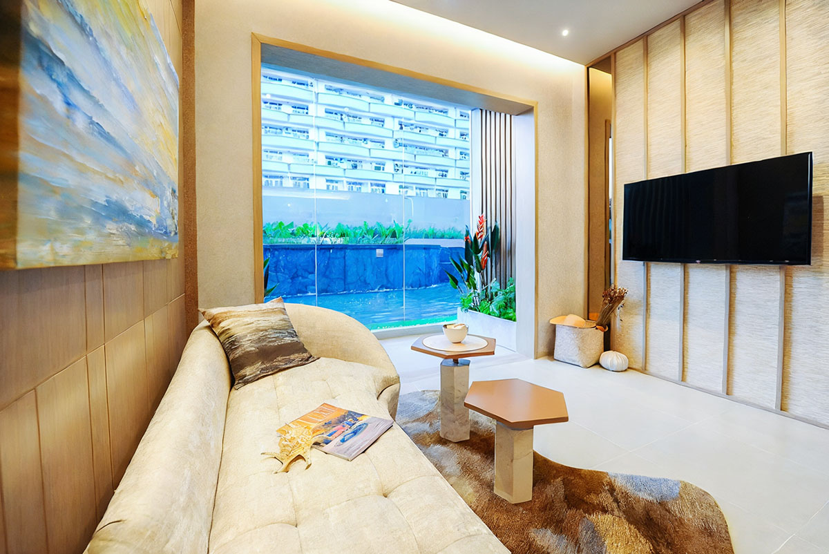 Phòng khách tràn ngập ánh sáng của thiết kế nhà ống diện tích 30m2 2 tầng