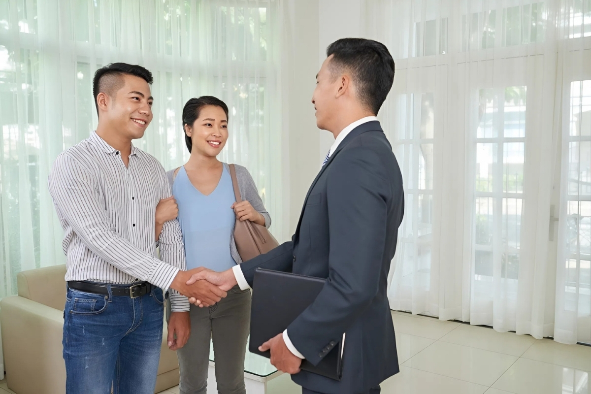 Thực hiện thủ tục xin giấy phép xây dựng (Ảnh: Sưu tầm)