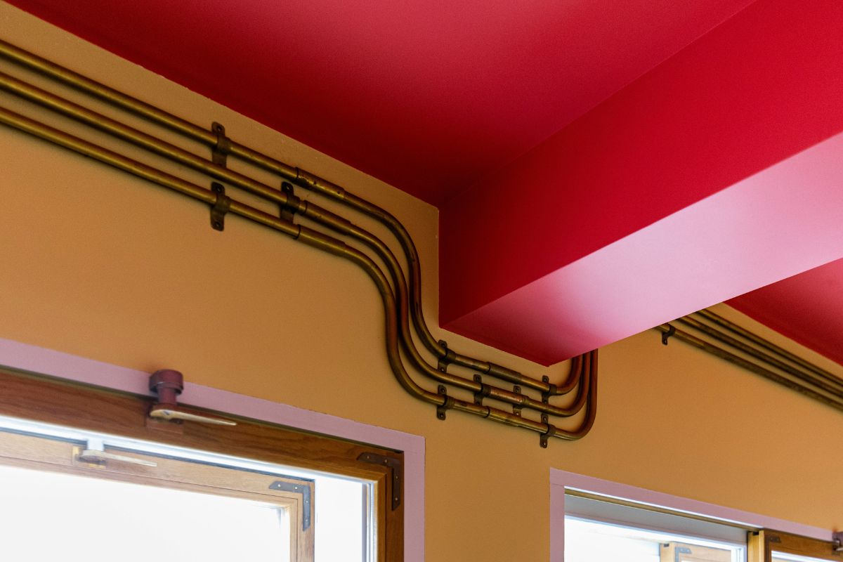 Chuẩn bị từ sớm sẽ giúp hạn chế việc phải đục phá, sửa đổi trong quá trình thi công, tránh tốn kém và ảnh hưởng đến chất lượng công trình (Ảnh: Sưu tầm)