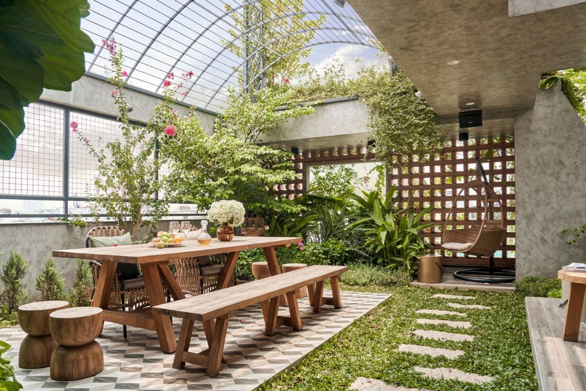 Thiết kế vườn trong nhà phố độc đáo, vừa là nơi thư giãn, vừa là nơi quây quần cùng người thân và bạn bè, vườn trên sân thượng được tích hợp nhiều công năng sử dụng (Ảnh: Sưu tầm)