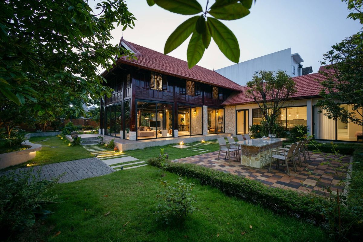 Biệt thự sân vườn ưu tiên hệ cửa kính lớn, tăng khả năng đón gió và lấy sáng tự nhiên (Ảnh: Sưu tầm)