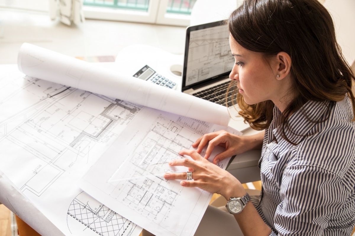 Kiến trúc sư có chuyên môn giúp gia chủ hoàn thiện bộ hồ sơ thiết kế nhà ở chuẩn xác, cân bằng giữa công năng, thẩm mỹ, yếu tố kỹ thuật và phong thủy (Ảnh: Sưu tầm)