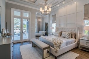 Phối màu sơn phòng ngủ vợ chồng với nội thất nên đảm bảo sự hài hòa, tránh “lệch pha” hoặc quá rườm rà (Ảnh: Sưu tầm)