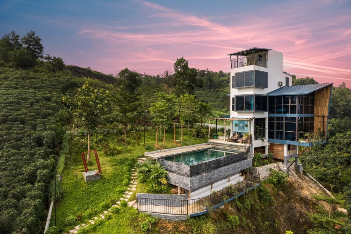 Biệt thự xanh thường gắn kết chặt chẽ với sân vườn, hồ nước và nhiều loại cây cối khác nhau (Ảnh: Sưu tầm)