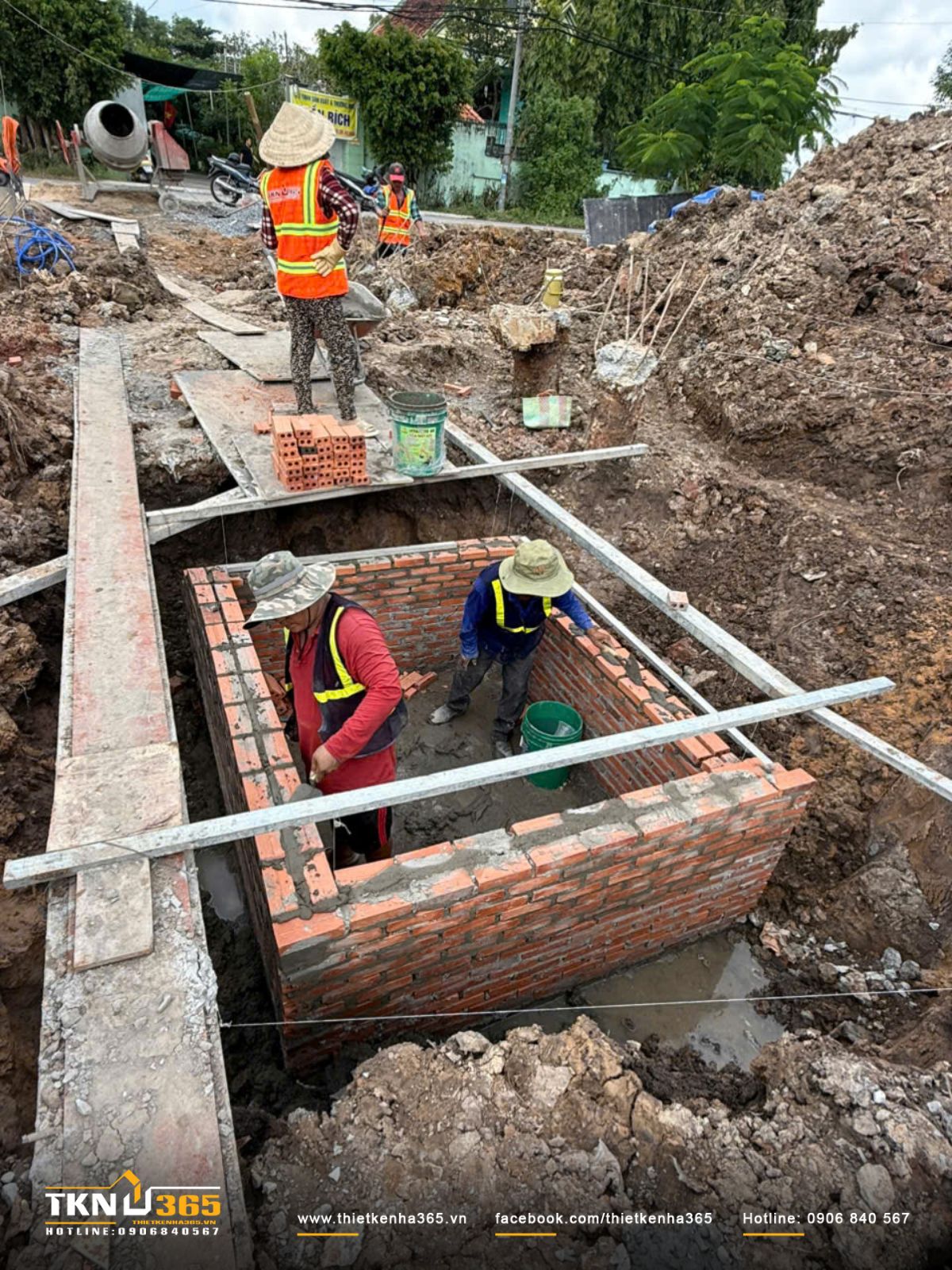 Hình ảnh thi công trục móng và hầm tự hoại