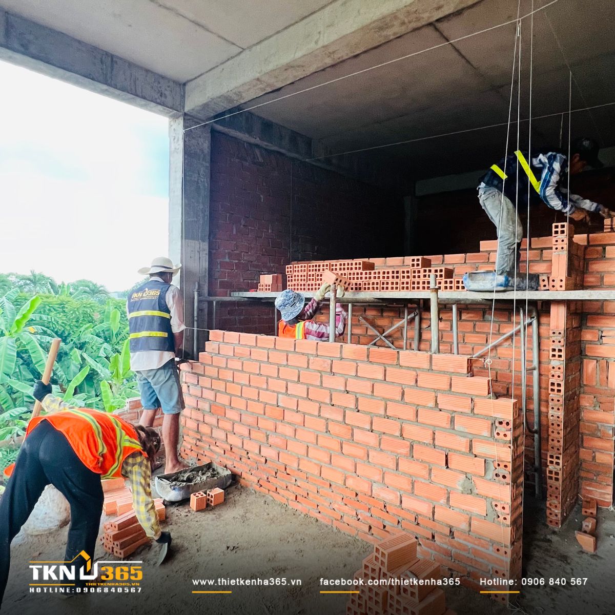 Hình ảnh xây tường gạch nhà phố 1 trệt 2 lầu 1 sân thượng M’S House