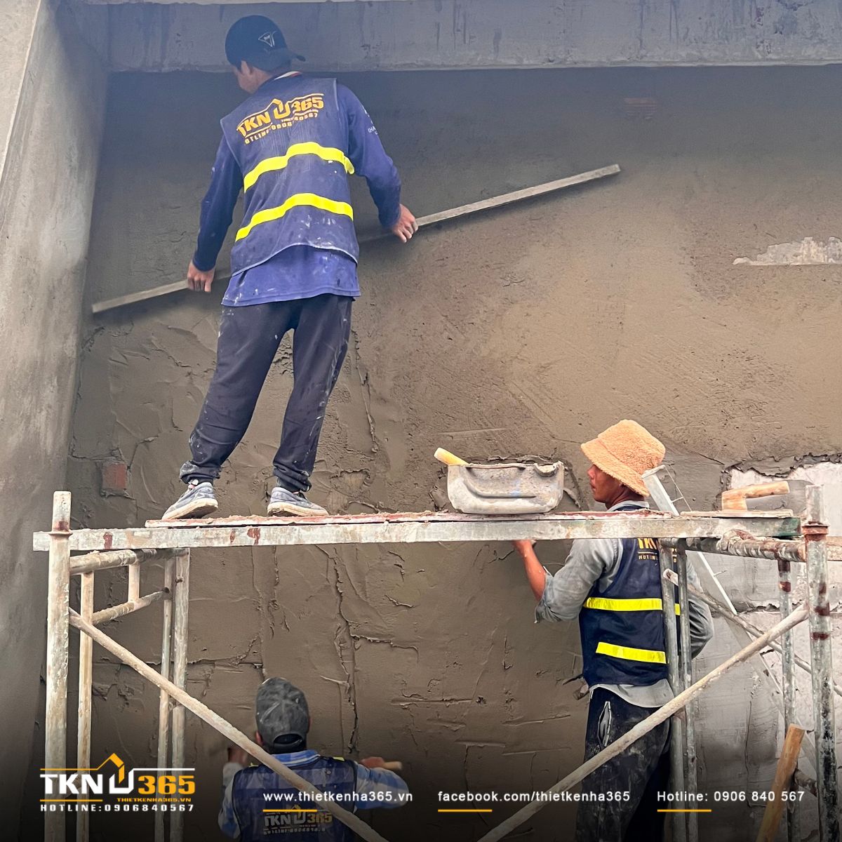 Hình ảnh tô tường bên ngoài nhà phố 1 trệt 2 lầu 1 sân thượng M’S House