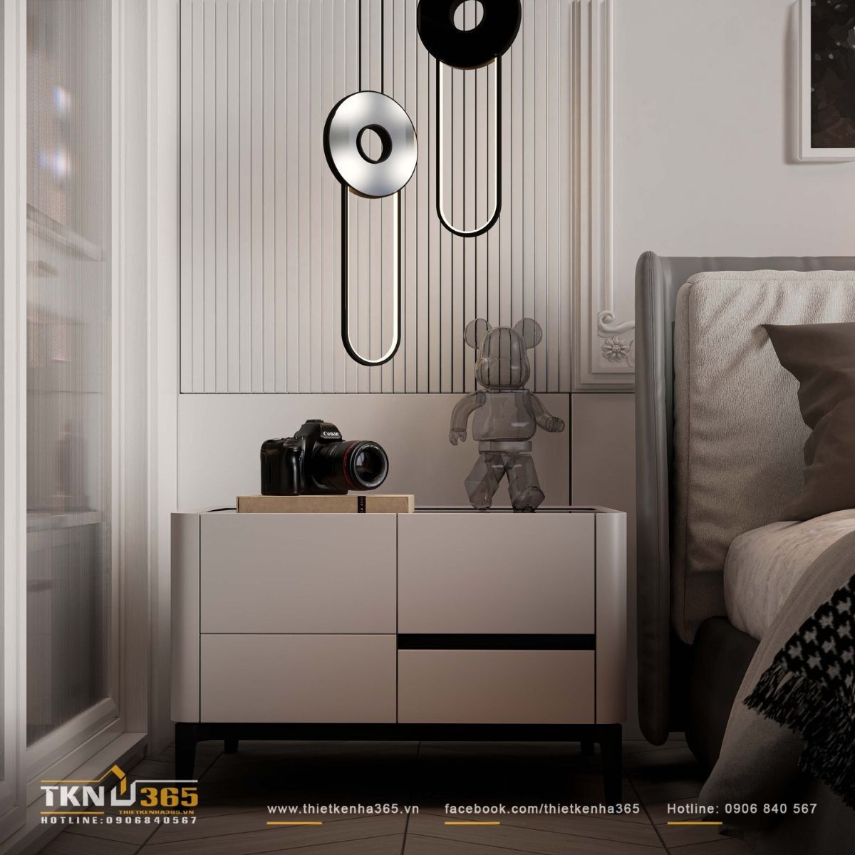 Chi tiết tủ đầu giường và decor chọn lọc, vừa đủ để tạo điểm nhấn mà không làm gián đoạn cảm giác yên tĩnh của không gian
