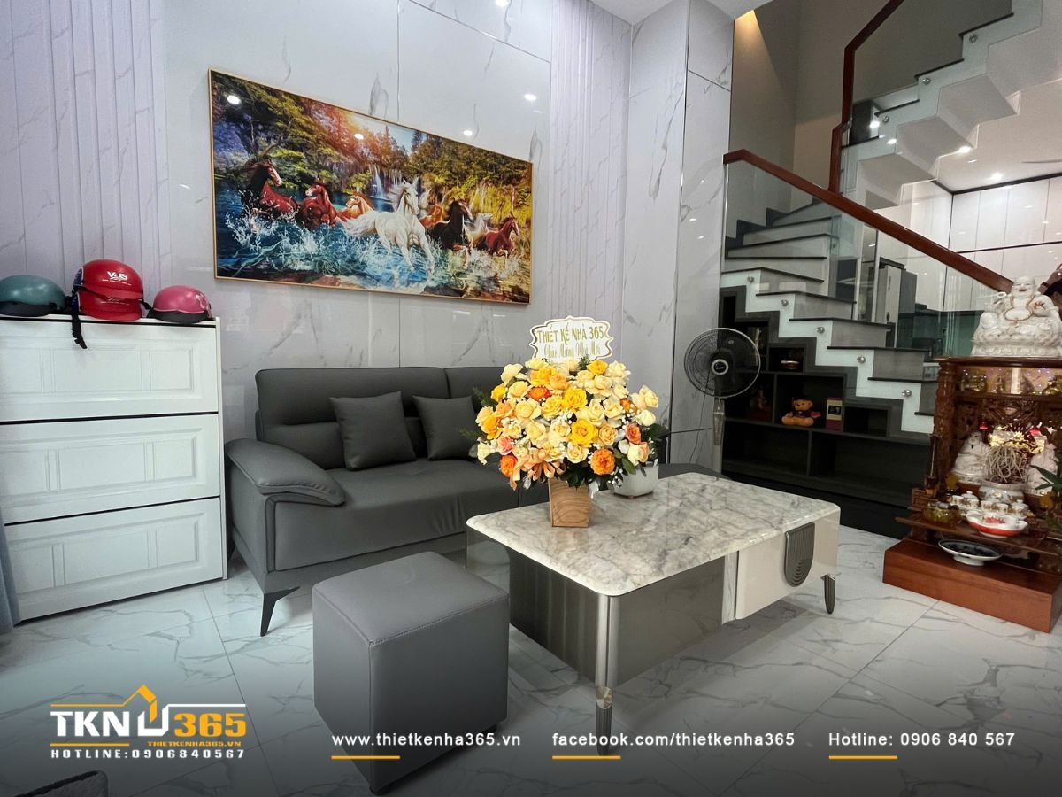 Lễ bàn giao nhà phố 3 tầng cho vợ chồng chị Huyền ở quận Tân Phú