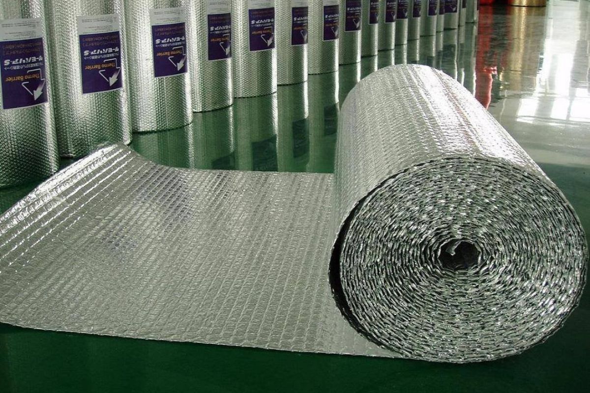 Lựa chọn sai vật liệu chống nóng và chống thấm dễ khiến nhà ở nhanh xuống cấp và không đạt hiệu quả như mong muốn (Ảnh: Sưu tầm)