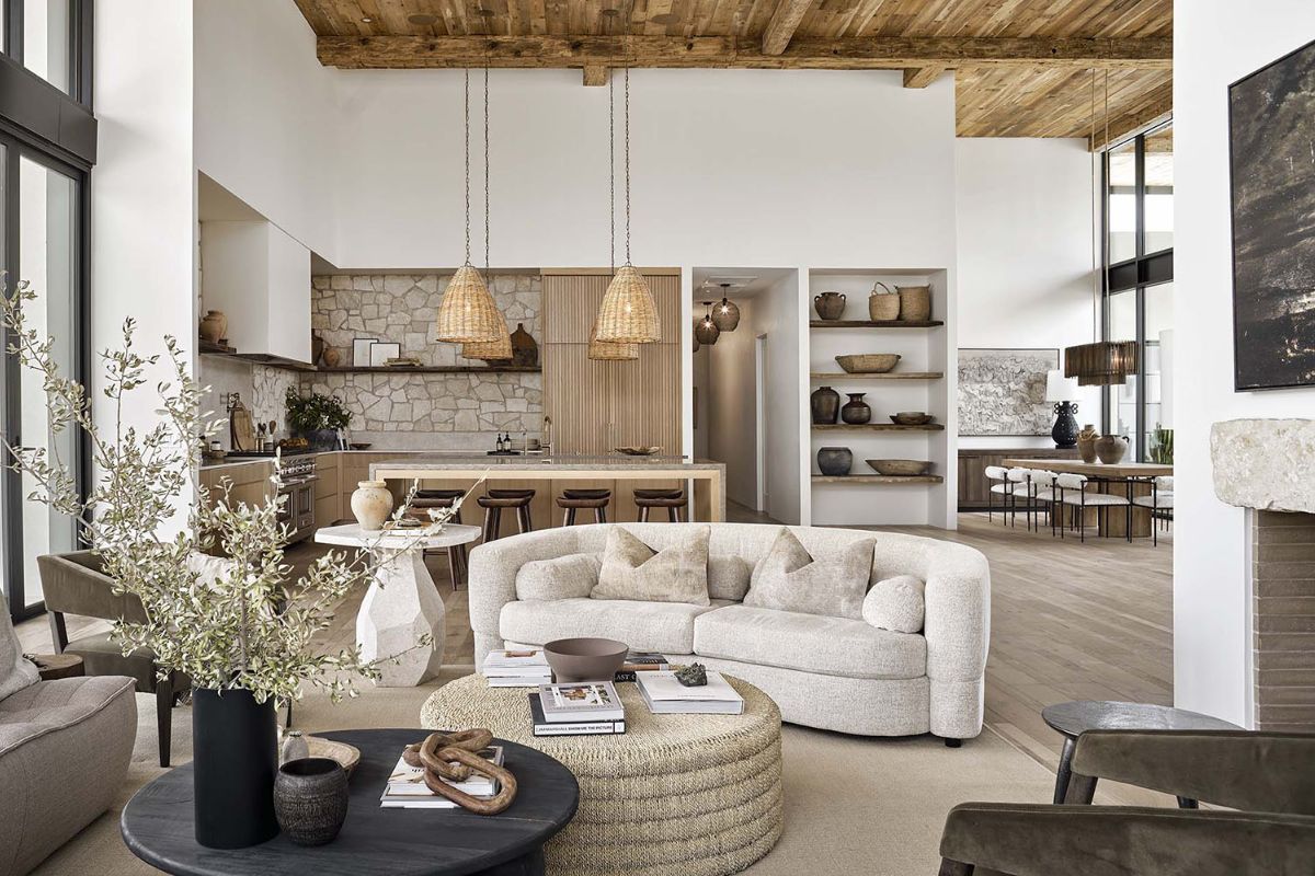 Phong Cách Rustic Là Gì? Đặc Trưng, Vật Liệu & Cách Ứng Dụng Trong Thiết Kế Nội Thất 7 Phong cách Rustic hiện đại ưu tiên tận dụng ánh sáng tự nhiên để không gian sống thoáng sáng hơn (Ảnh: Sưu tầm)